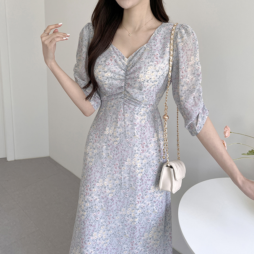 DOEN シャーリングミニワンピース フローラル【関税なし】 SOP14884 ユニークホルターネックシャーリングミニワンピース
