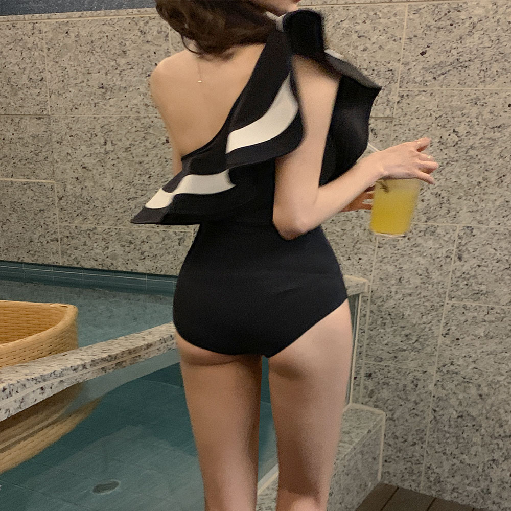 Chloe ラッフル ワンヒス 水着 25UMB19473 001 Chloe クロエ RUFFLED V-NECK ONE-PIECE SWIMSUIT CH25UMB19473