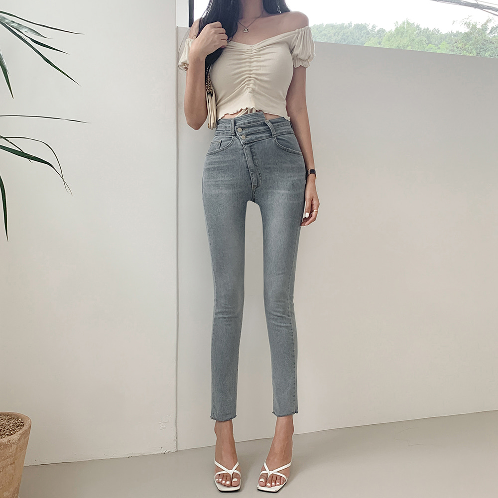 ひ*ん様 【希少】CHANEL スキニーデニム　スプリングコレクション 40 ひ*ん様 【希少】CHANEL スキニーデニム スプリングコレクション 40 ひ