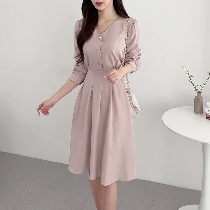パール調ボタンVネックワンピース | レディースファッション通販 - DHOLIC