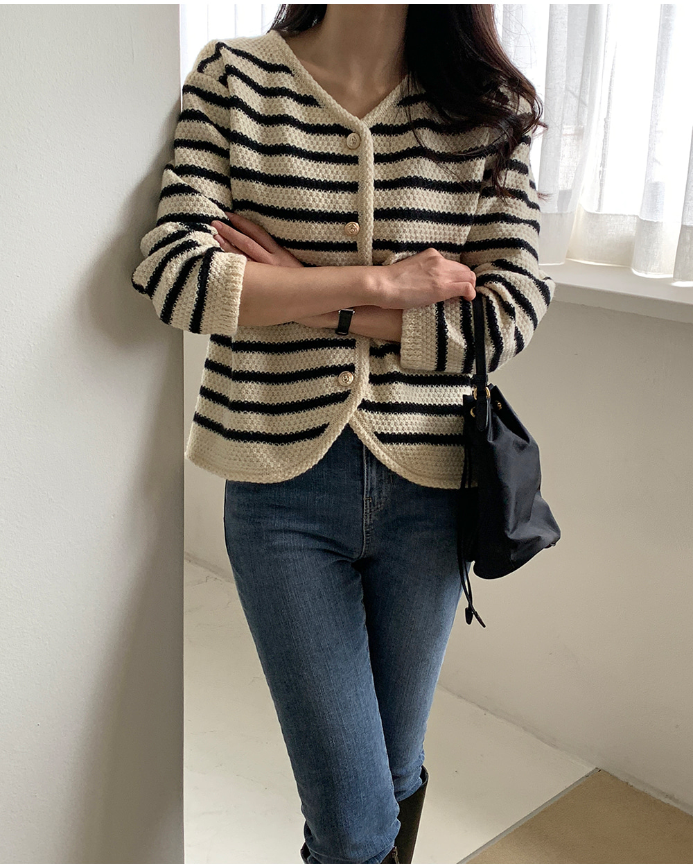 【新品タグ付】フレームワーク　ボーダーVネックカーディガン　イタリアヤーン黒×白 FRAMeWORK｜≪WEB限定 / 追加≫イタリアヤーン basic Vネック