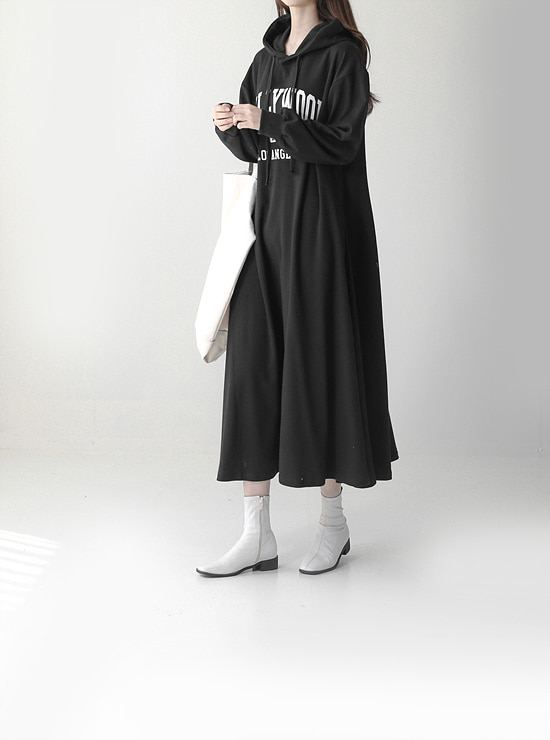 希少 PRADA 上質 ロゴ プリント ラバー 半袖 ロングパーカー ワンピース ロゴフレアパーカーワンピース | レディースファッション通販 - DHOLIC