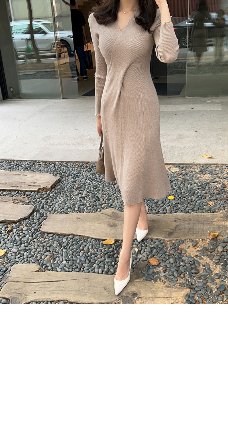 【極美品♡定価3万】グレースコンチネンタル　カシュクールリブニットワンピース　F カシュクールネックリブニットワンピース | レディースファッション