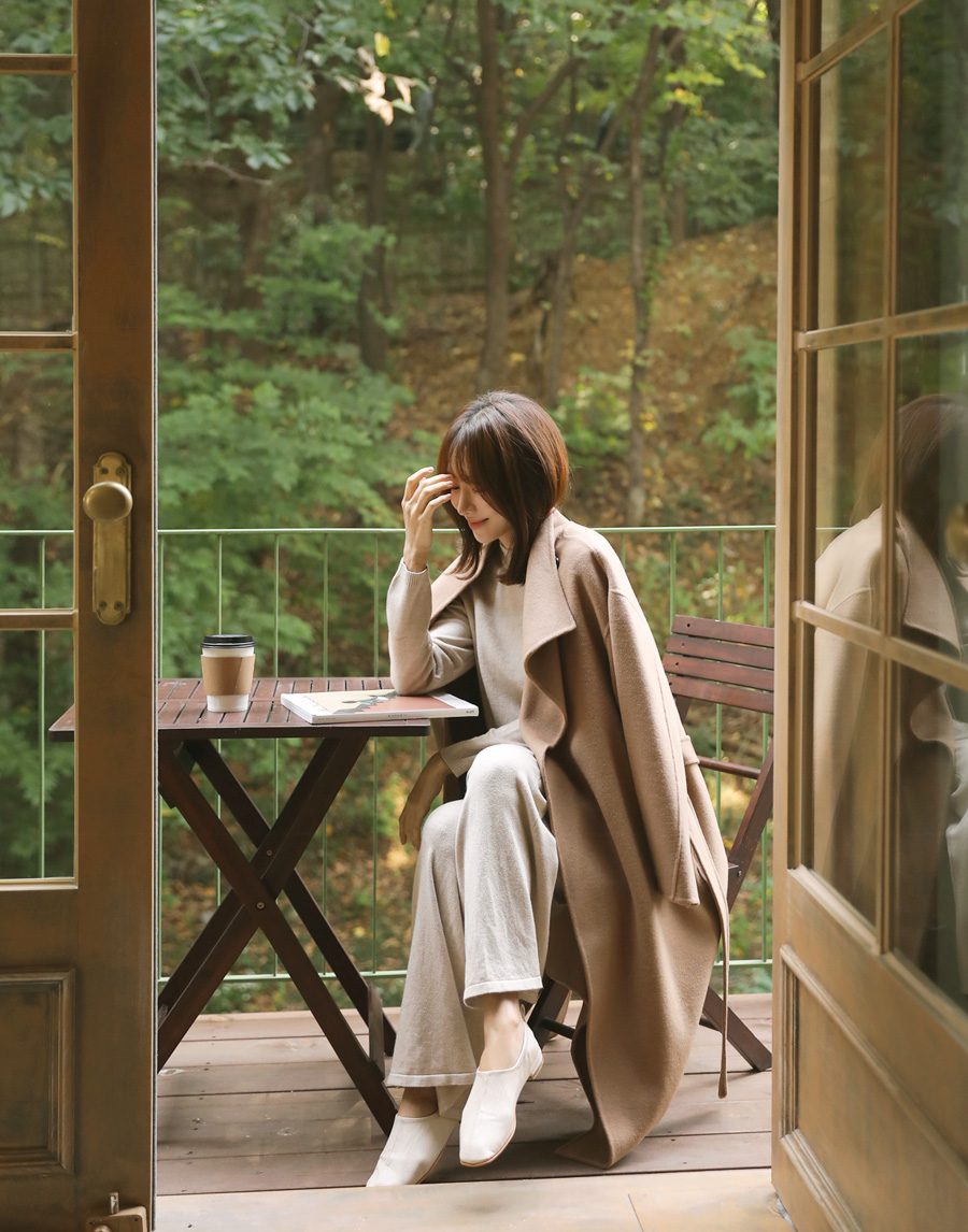 ストラップ付ハイネックハンドメイドコート(キャメル) | レディース