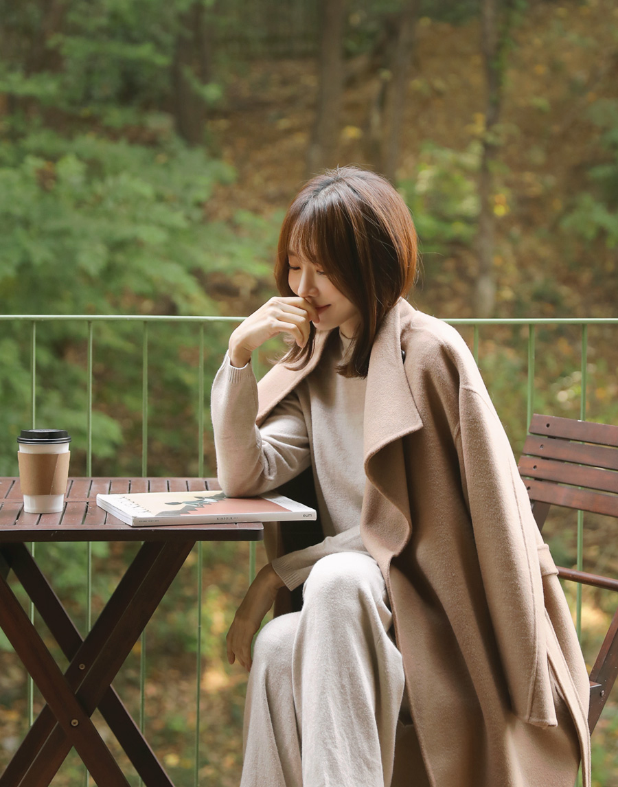 ストラップ付ハイネックハンドメイドコート(キャメル) | レディース