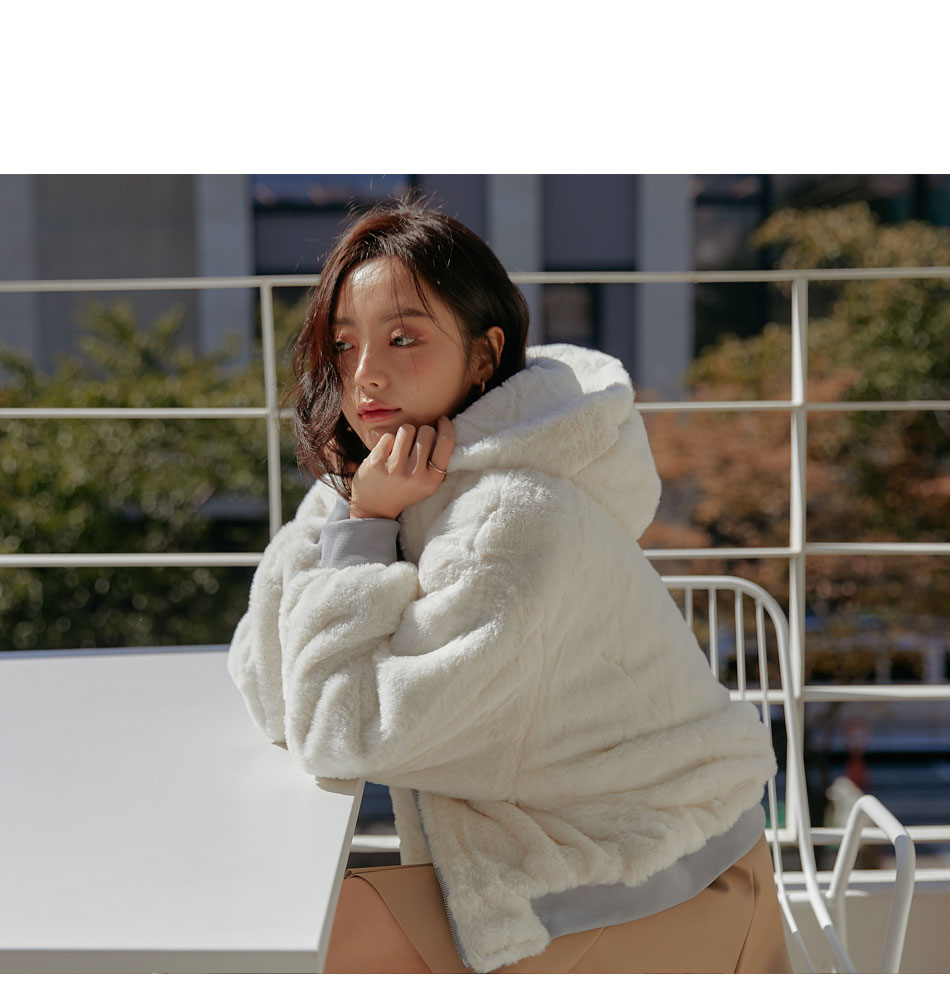 フェイクファーリバーシブルフードジャンパー | レディース