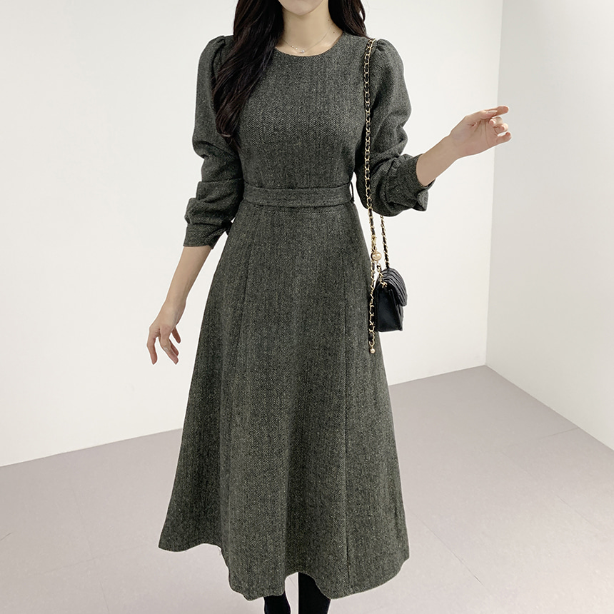 ストラップ付ヘリンボーンフレアワンピース | レディースファッション