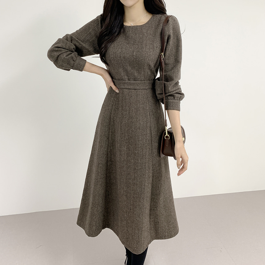 ストラップ付ヘリンボーンフレアワンピース | レディースファッション