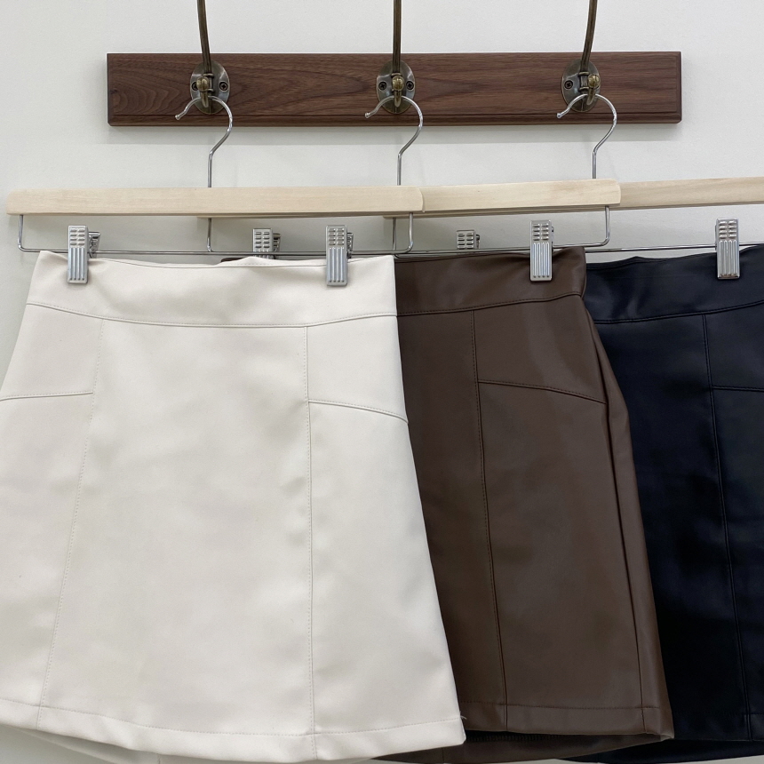 新品タグ付き❣️PRIORITY プリ ーツパンツこげ茶 Mal.レレレさ ん パンツ裏地レザー調タイトミニスカート | レディース