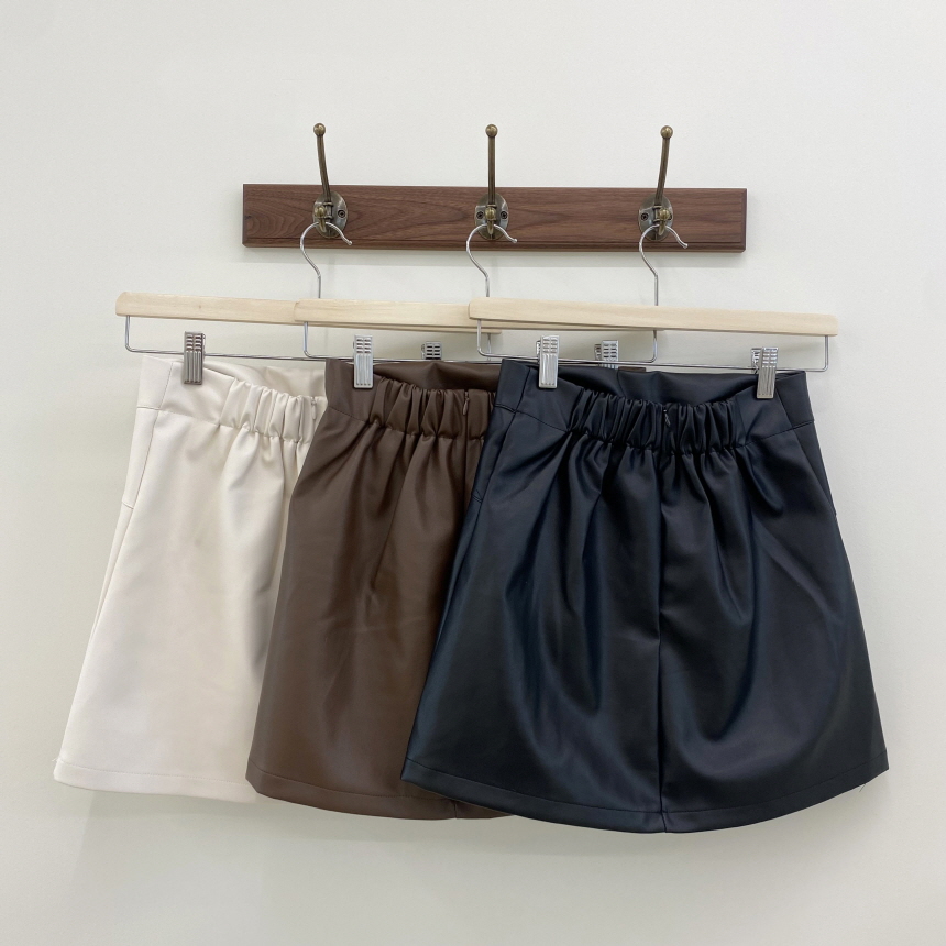 新品タグ付き❣️PRIORITY プリ ーツパンツこげ茶 Mal.レレレさ ん パンツ裏地レザー調タイトミニスカート | レディース