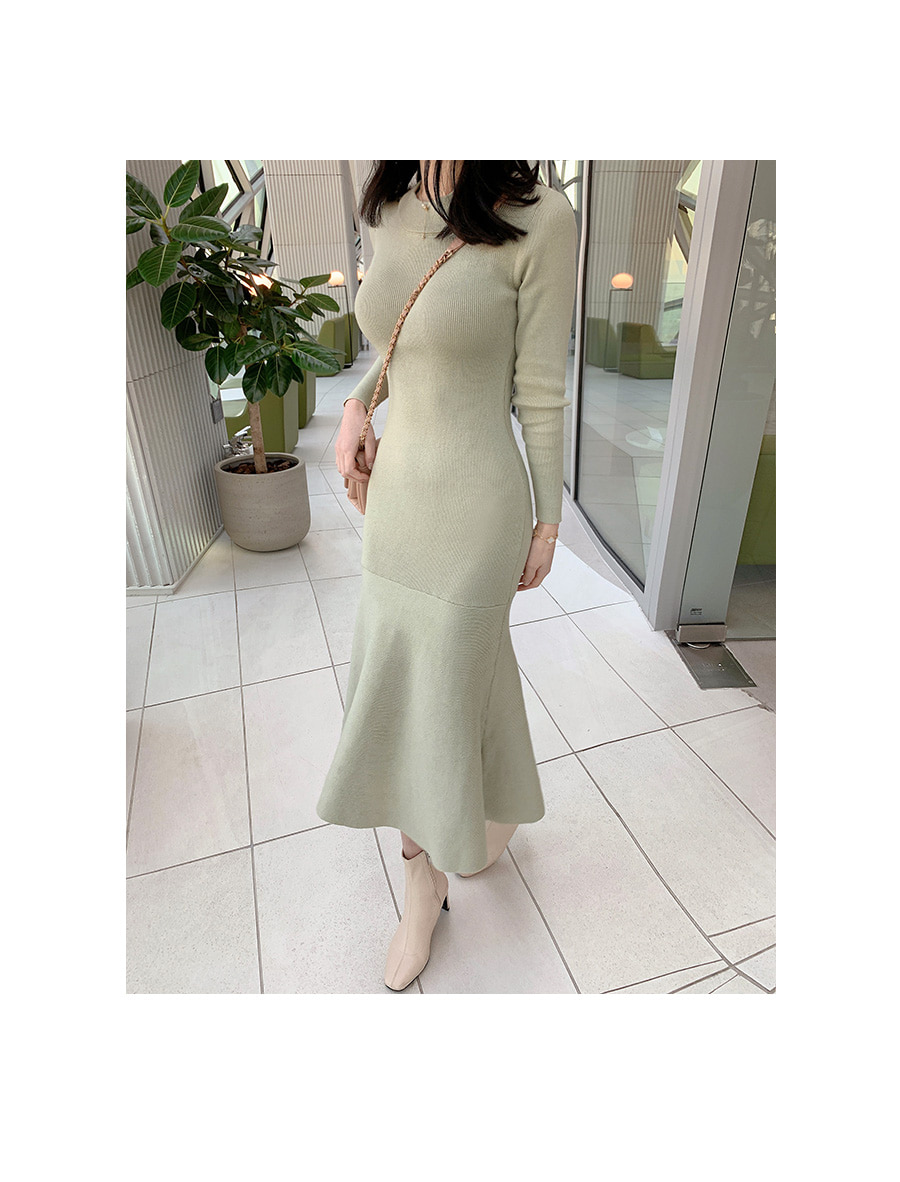 【即購入OK匿名配送】セブンテン完売品 カーキ ニットフレアワンピース 形崩れ無 ラウンドネックニットフレアワンピース | レディースファッション通販