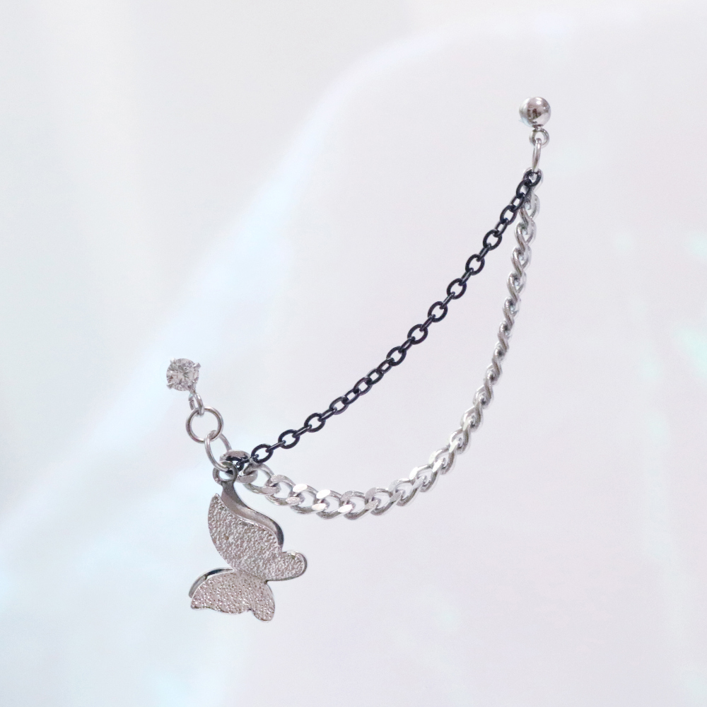 アンティーク調バタフライチェーン2ホールピアス | レディース