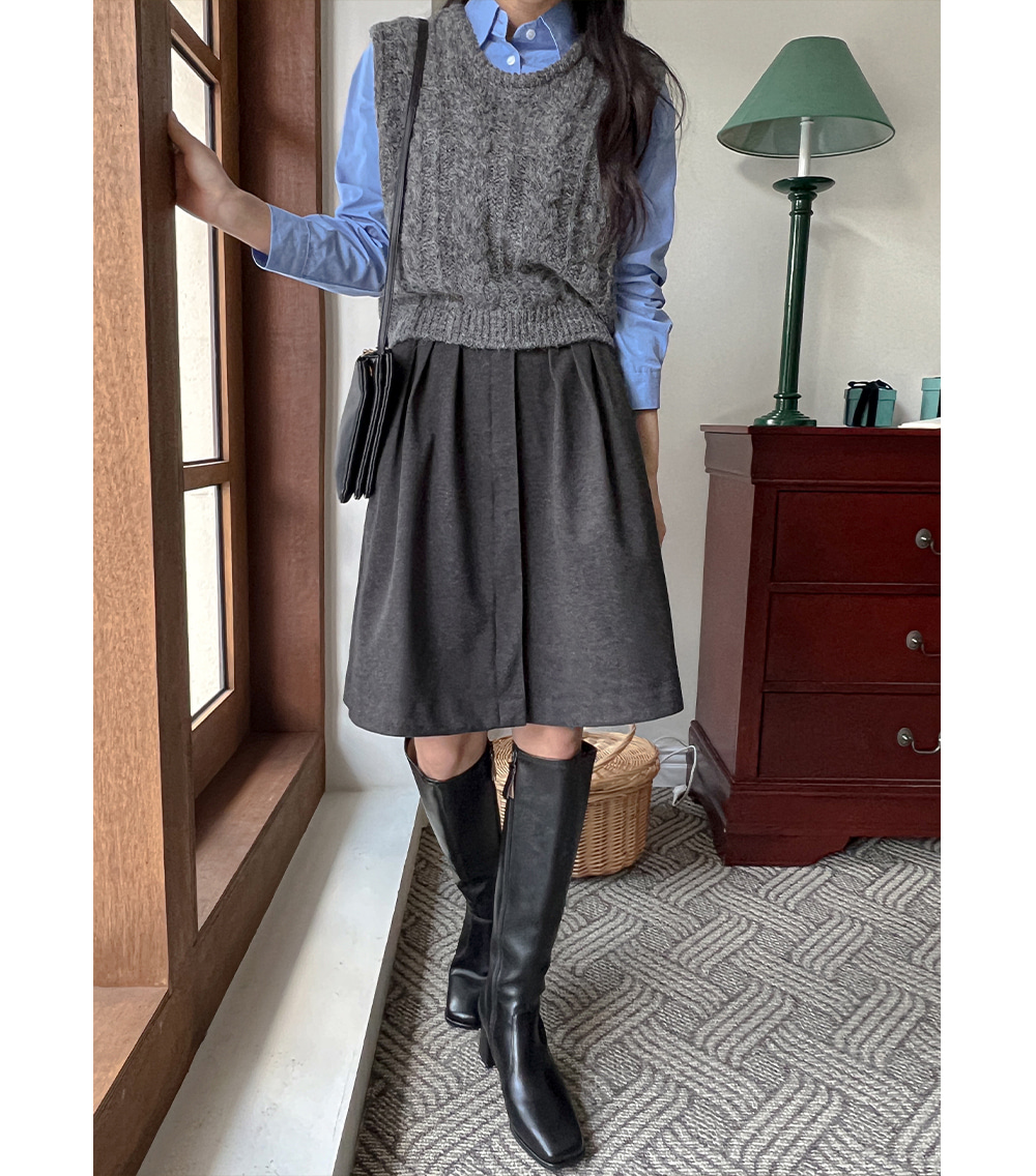 最終値下げ our アルパカ混の洗えるニットベスト チャコールブラック アルパカ混の洗えるニットベスト – OURHOME