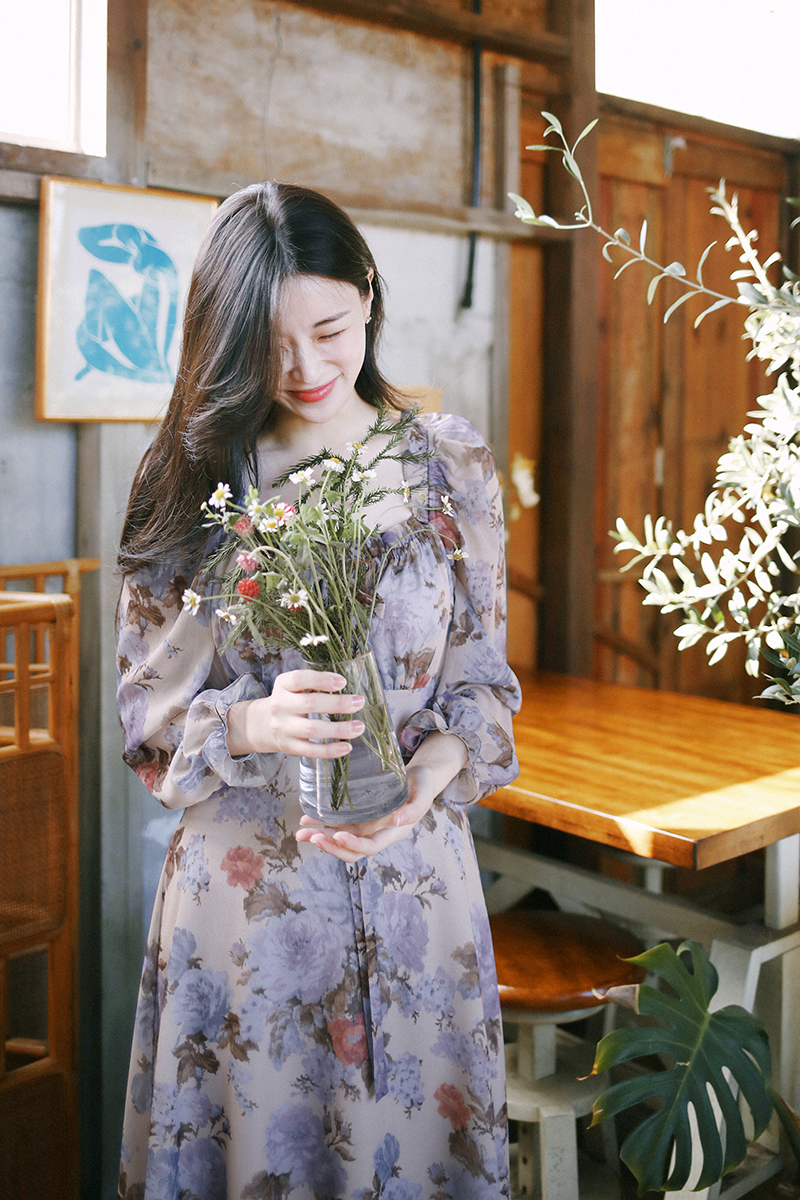 新品未使用　Self-Portrait フローラルシフォンドレス フリルネックフローラルシフォンワンピース(BLUE) | レディース