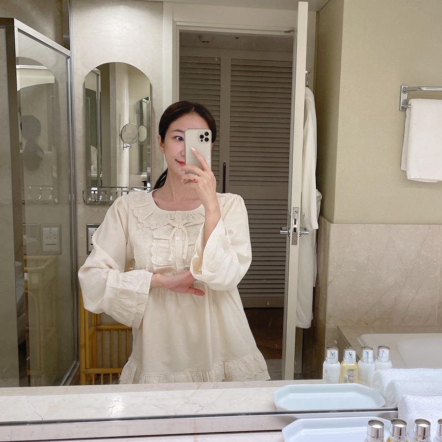 新品未使用さえらヒスクローネレースフリフリ付クリーム色パジャマセットルームウェア ヒスクローネ パイルネグリジェ | さえら POTECHINO マリーアン金沢