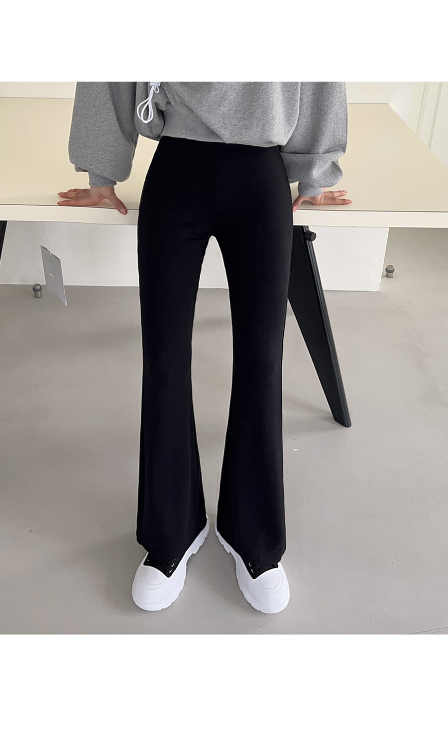 ウエストゴムが最高♡Dior フレアパンツ ゴムウエストで楽な履き心地】DIOR フレアパンツ