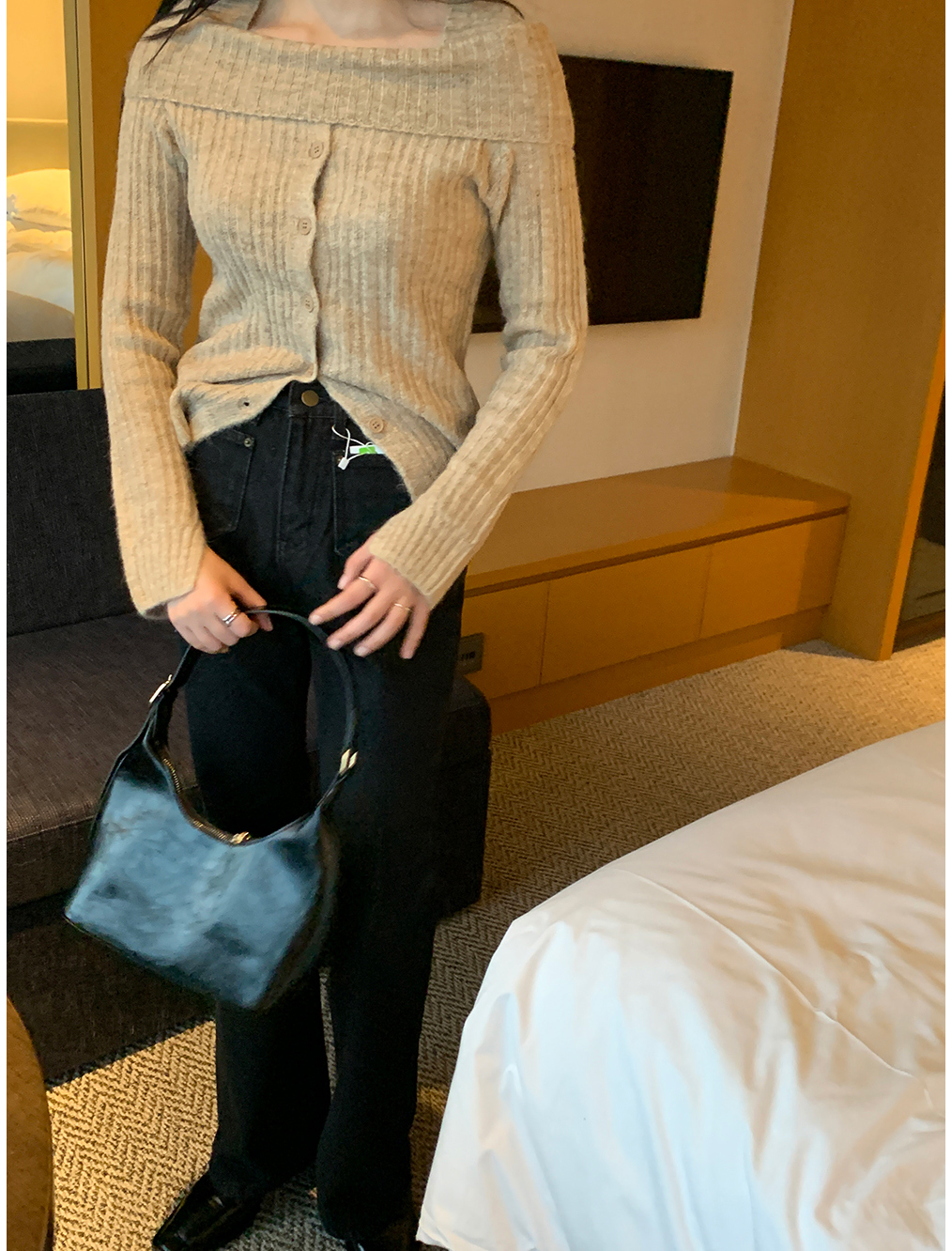 フロントボタンオフショルニット | レディースファッション通販 - DHOLIC