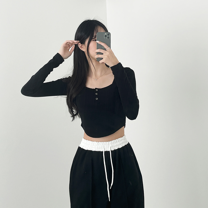 スクエアクロップドTシャツ | レディースファッション通販 - DHOLIC
