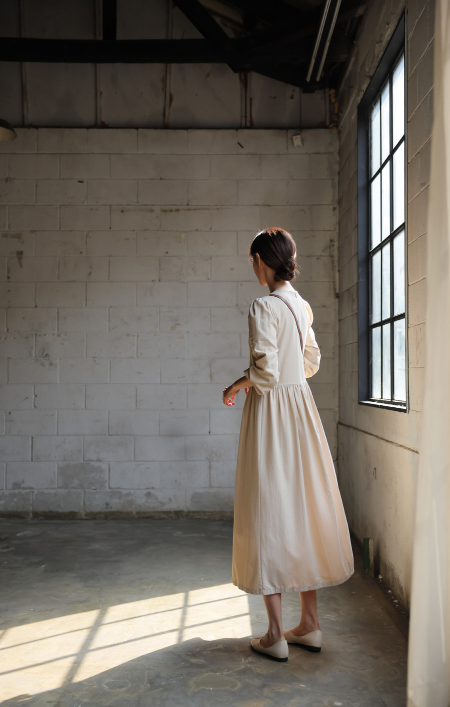 ラウンドネックベージュワンピース | レディースファッション通販 - DHOLIC