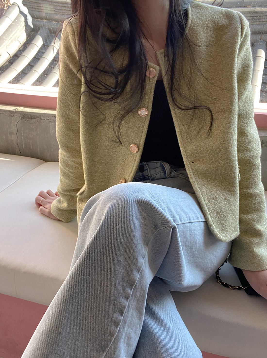 ノーカラーブークレゴールドボタンジャケット | レディース