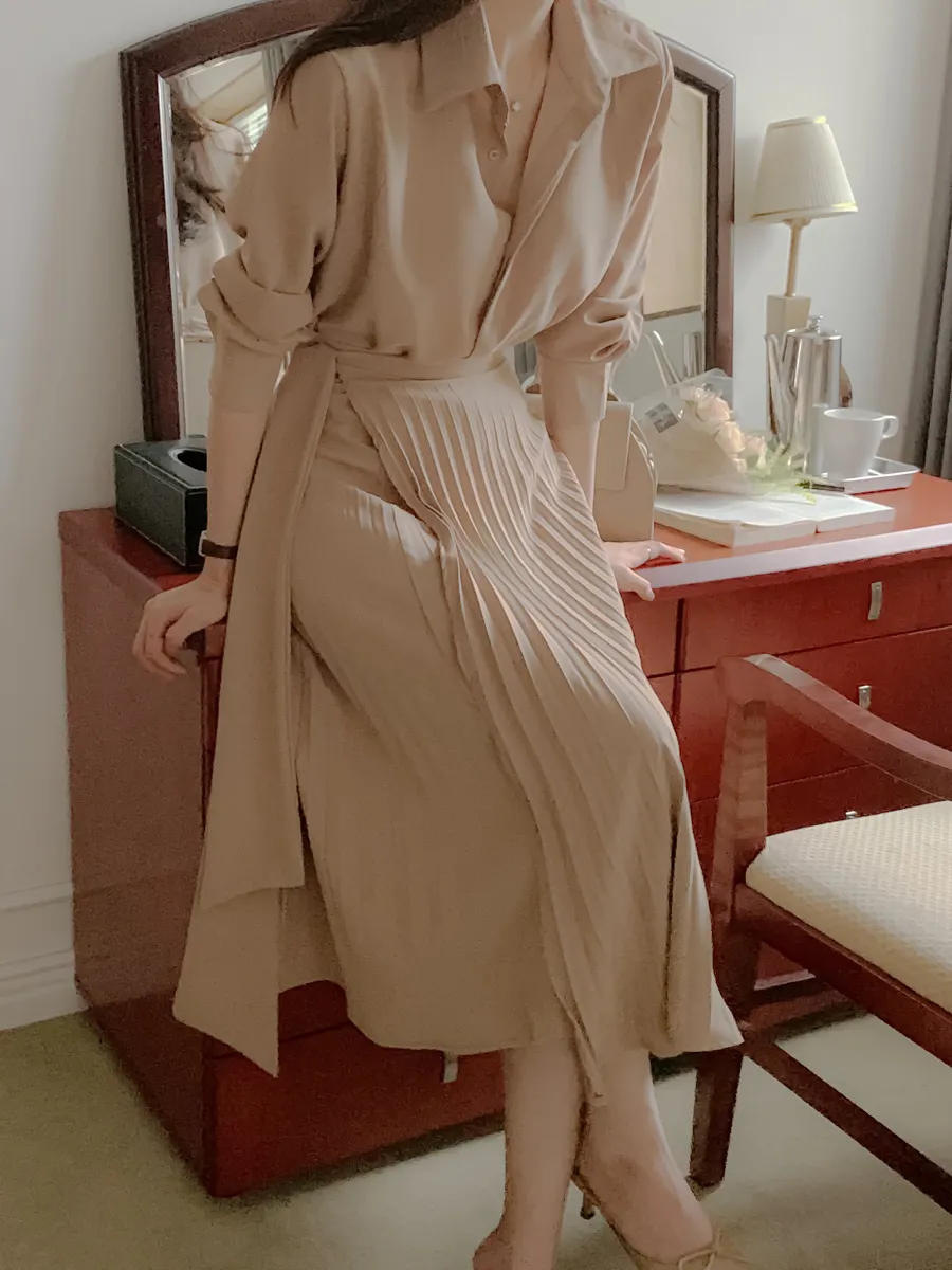 블라우스 모델 착용 이미지-S1L13