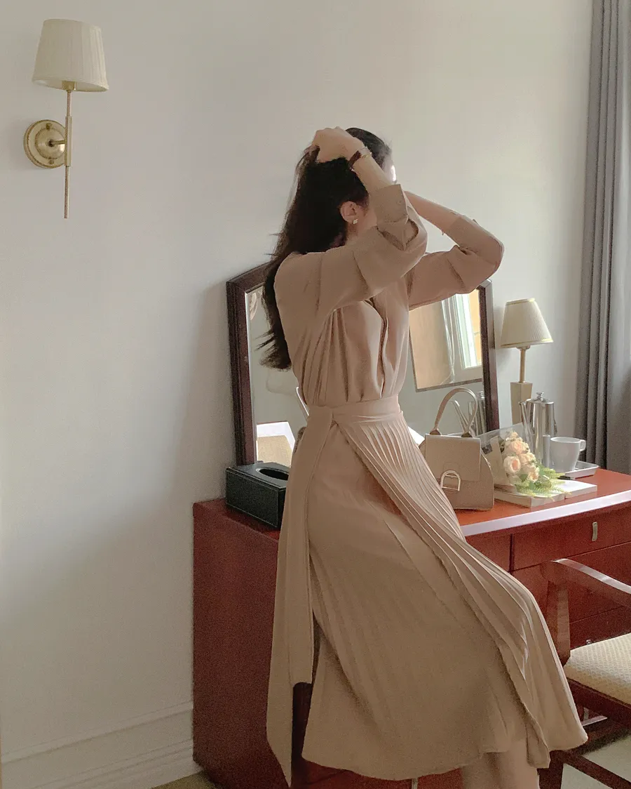 블라우스 모델 착용 이미지-S1L21