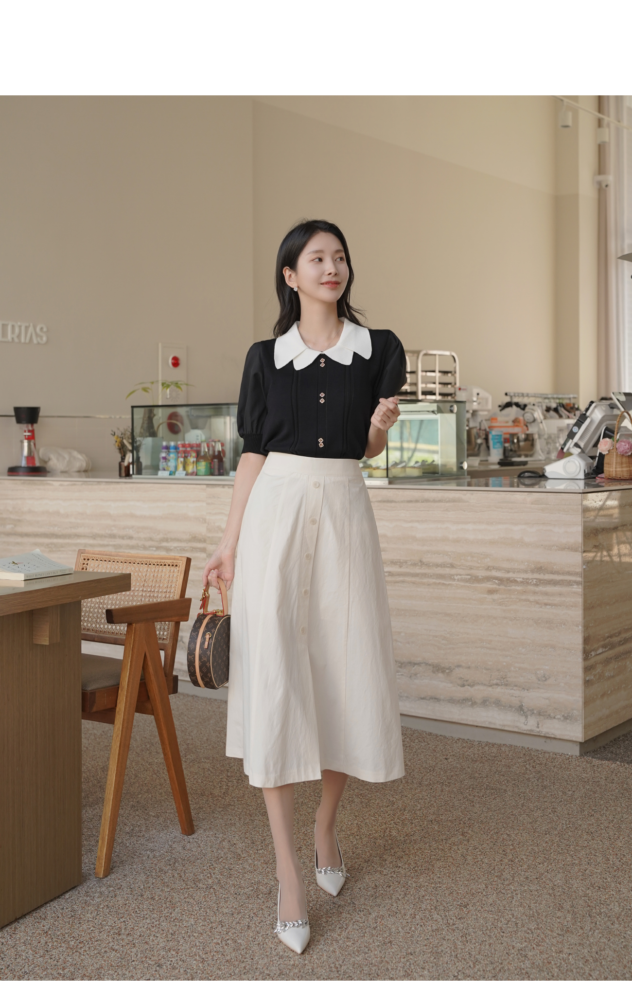 モチーフボタンポイントニット ウールバックボタンハイネックニット【予約】｜DESIGNWORKS