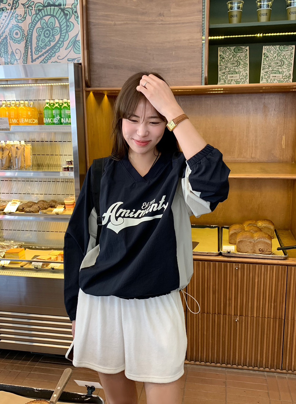 Vネックレタリングナイロンスウェット | レディースファッション通販