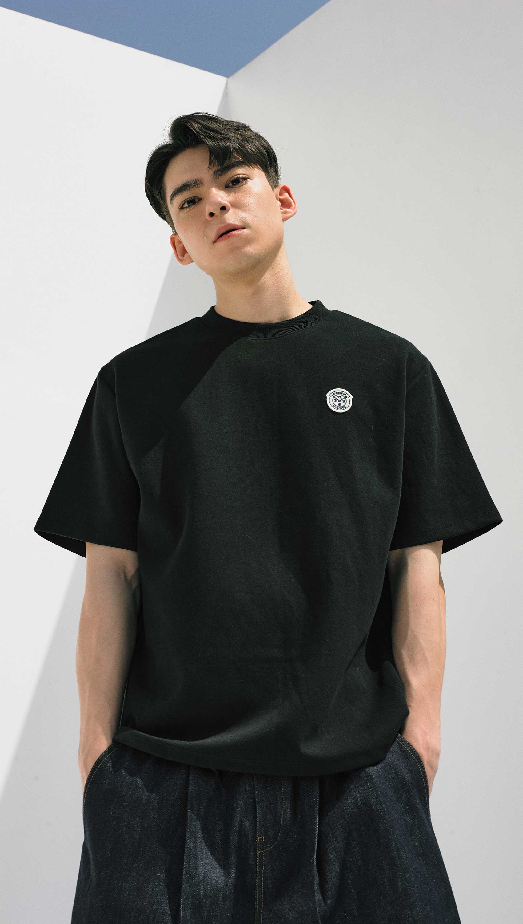 OLLEBOREBLA カラフルアートTシャツ HERALBONY、世界30着限定の「シリアルNo.入りアートTシャツ」を6