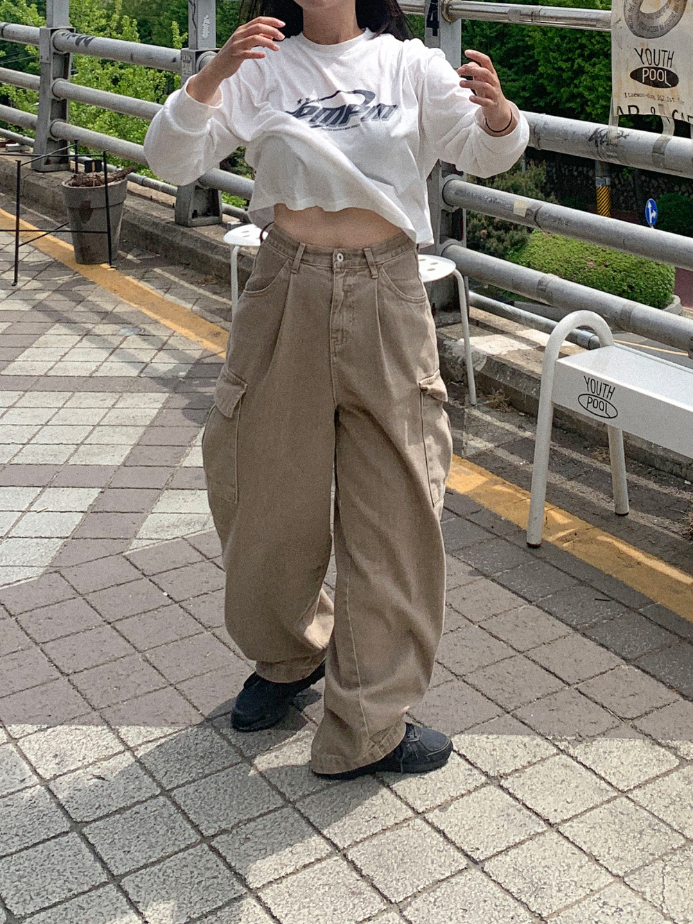 ボタンストラップワイドカーゴパンツ | レディースファッション ボタンストラップワイドカーゴパンツ | レディースファッション