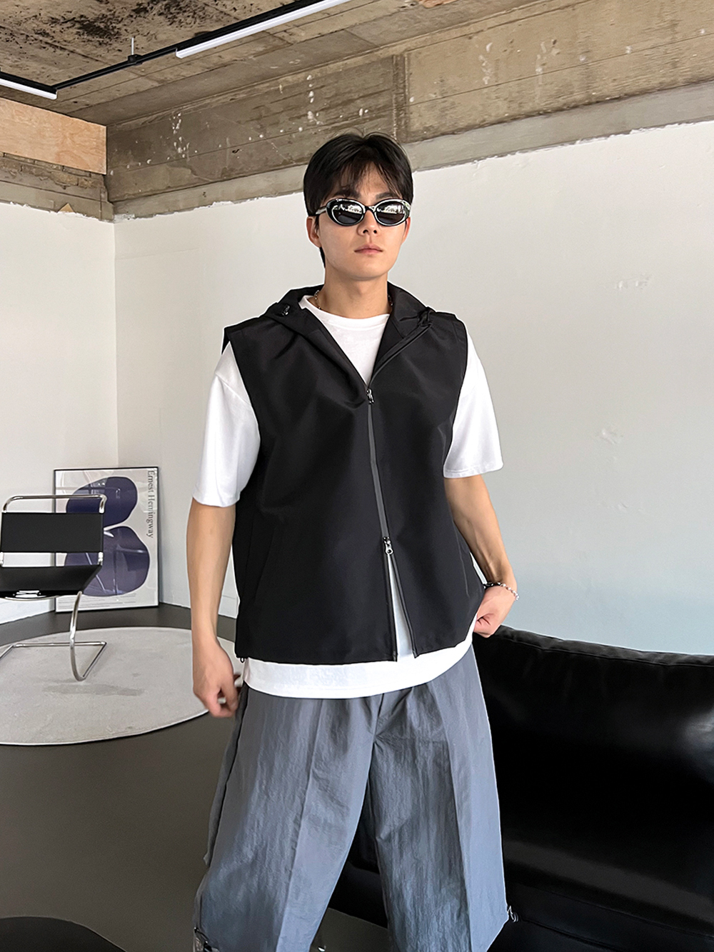 ハチヤーズ　フード付きベスト ！ 8YARDS フード付きベスト ホワイトメンズゴルフ