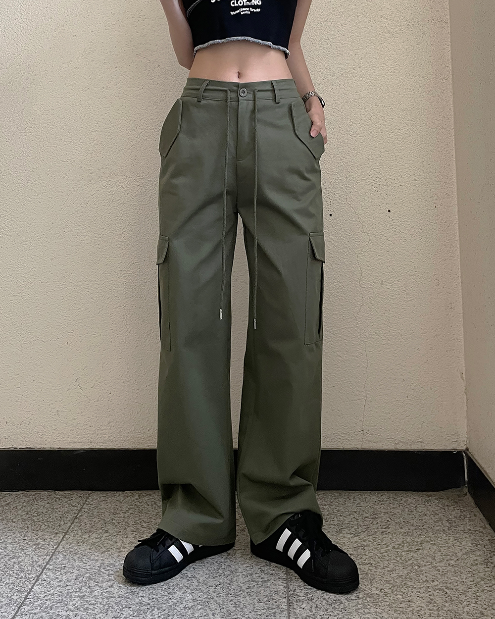 ストラップカーゴワイドパンツ | レディースファッション通販