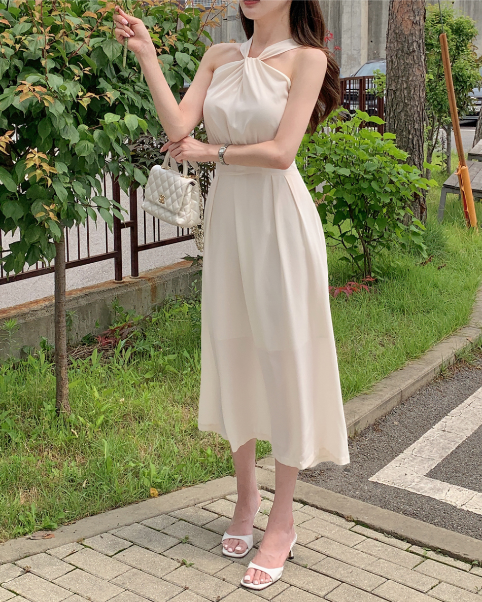 *TOTEME* ジャージーツイストワンピース ツイストホルターネックノースリワンピース | レディース