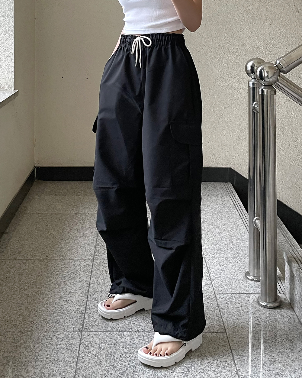 ドロストピンタックカーゴパンツ | レディースファッション通販