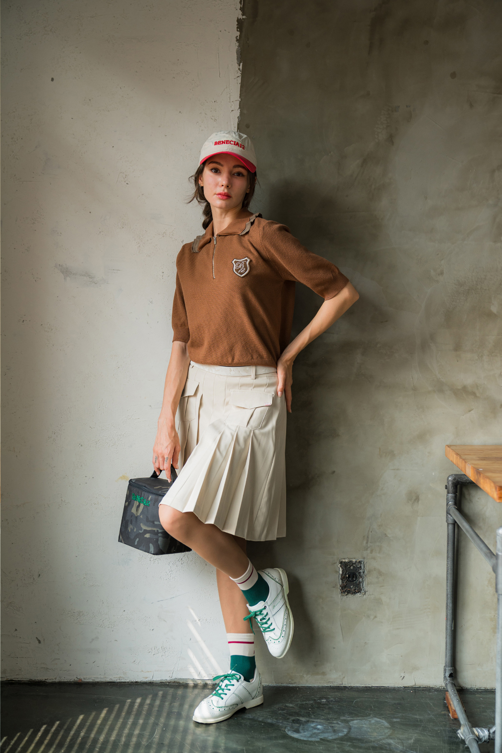 フリルカラーハーフジップニット(ブラウン) | レディースファッション