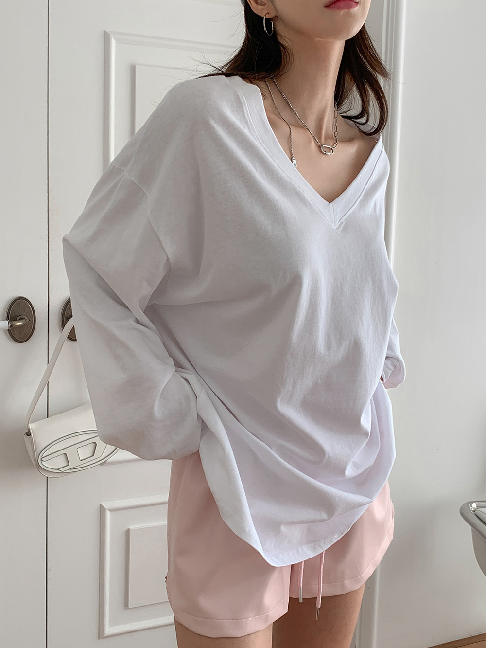 Vネックオーバーロング長袖Tシャツ | レディースファッション通販 - DHOLIC