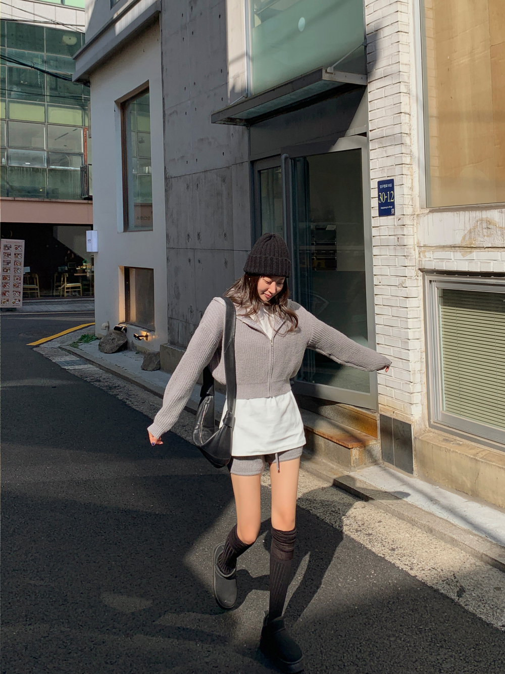【即決可】【HOLIDAY】フェザーカーディガン　ショートパンツセット HOLIDAY】フェザーカーディガン&ショートパンツセット