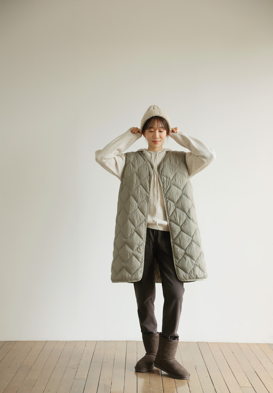Vネックキルティングダウンロングベスト | レディースファッション通販