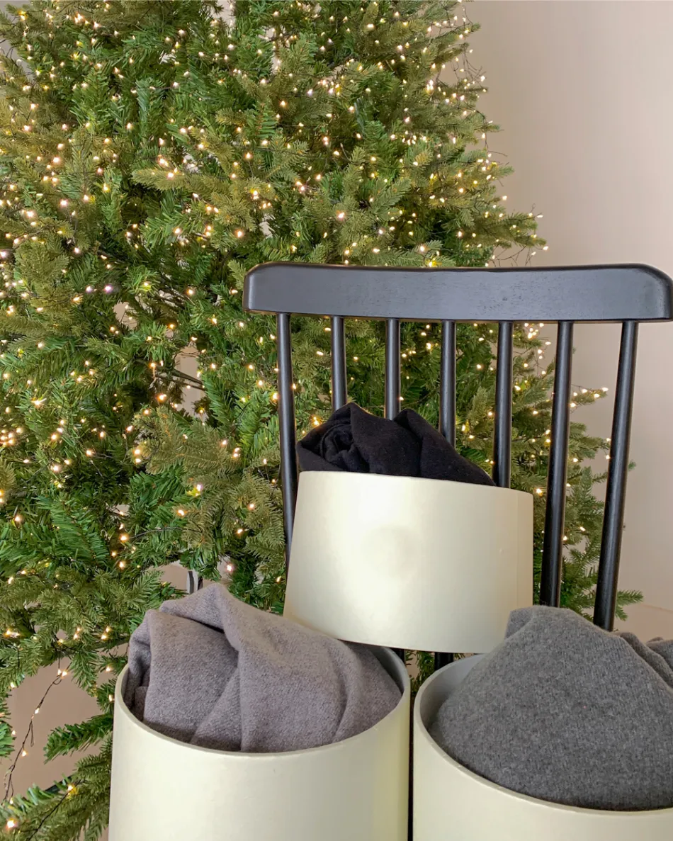 머플러 화이트 색상 이미지-S3L3