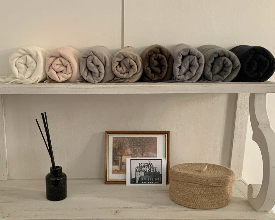 머플러 모델 착용 이미지-S2L46