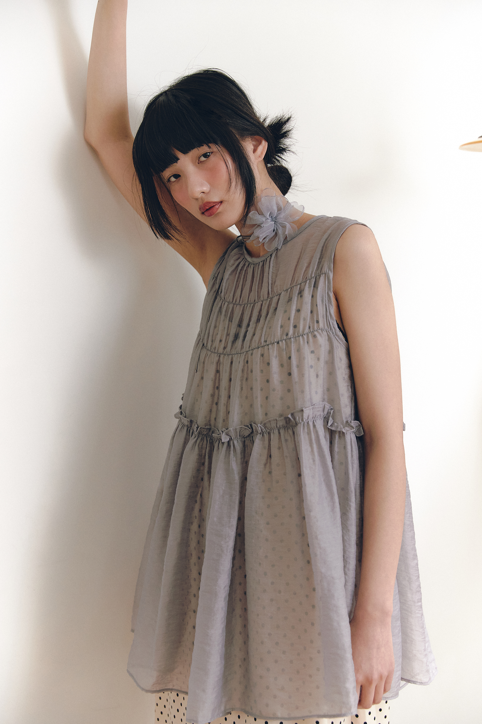 ふるさと納税 テンセル混シャーリングシアーチュニックノースリーブ(グレー トップス