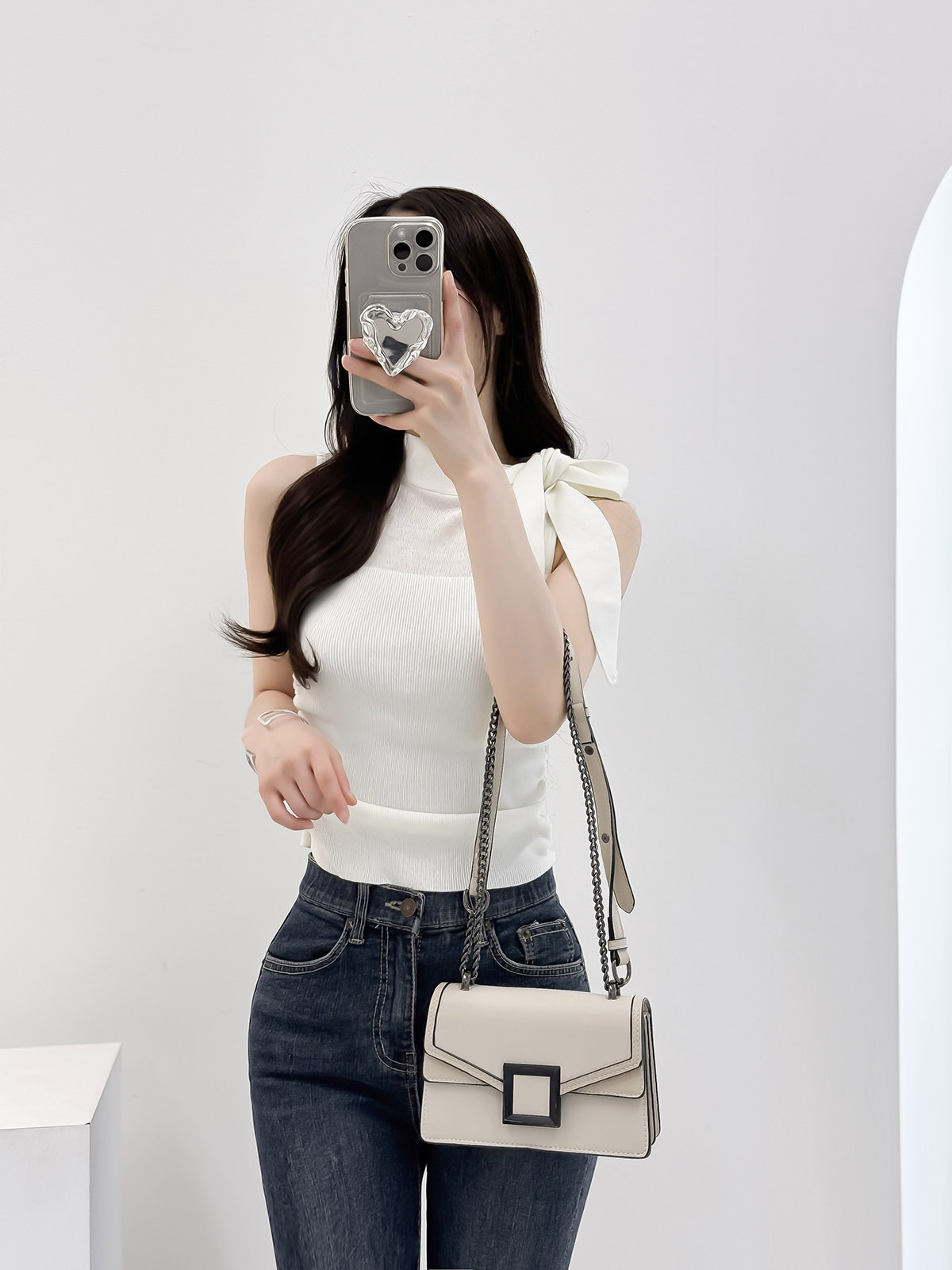 CHANEL - CHANEL シャネル リボン刺繍装飾ニットノースリーブ レディース P45382K04771 1705405812.jpg?1666142364