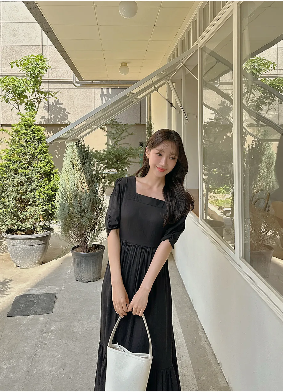 리리앤코 에이폴 셔링 퍼프 스퀘어넥 캉캉 롱 원피스