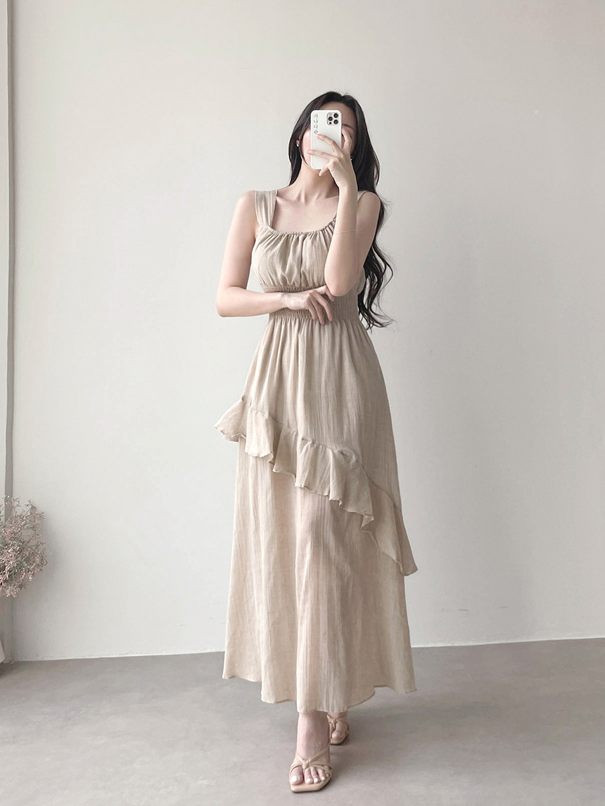 新品タグ付【Loungedress】定価25,300円シャーリングノースリワンピ Loungedress】シャーリングノースリワンピース | OUTLET