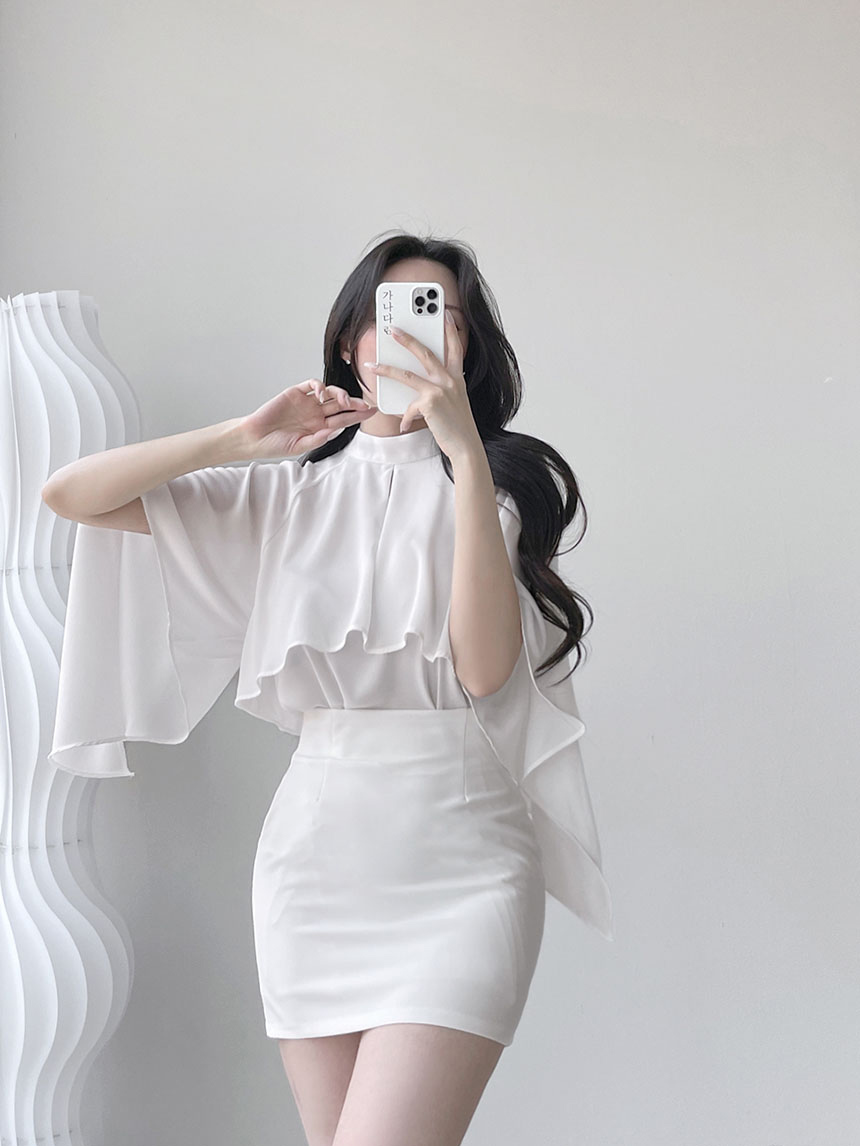 チョポバロウェナ ブラウス パフ ホワイト リボン 変形 チョポバロウェナ ブラウス パフ ホワイト リボン 変形