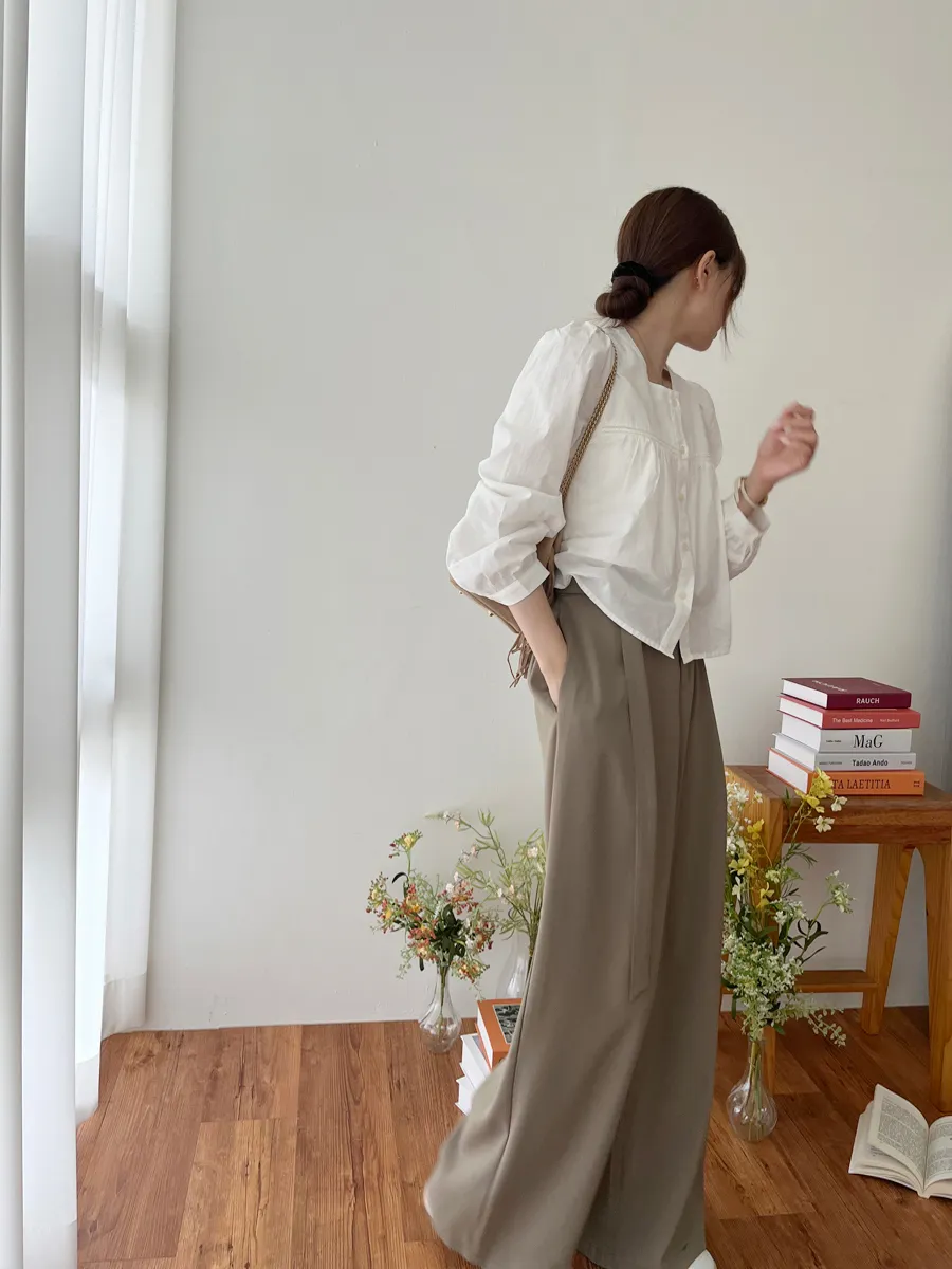 블라우스 모델 착용 이미지-S1L71