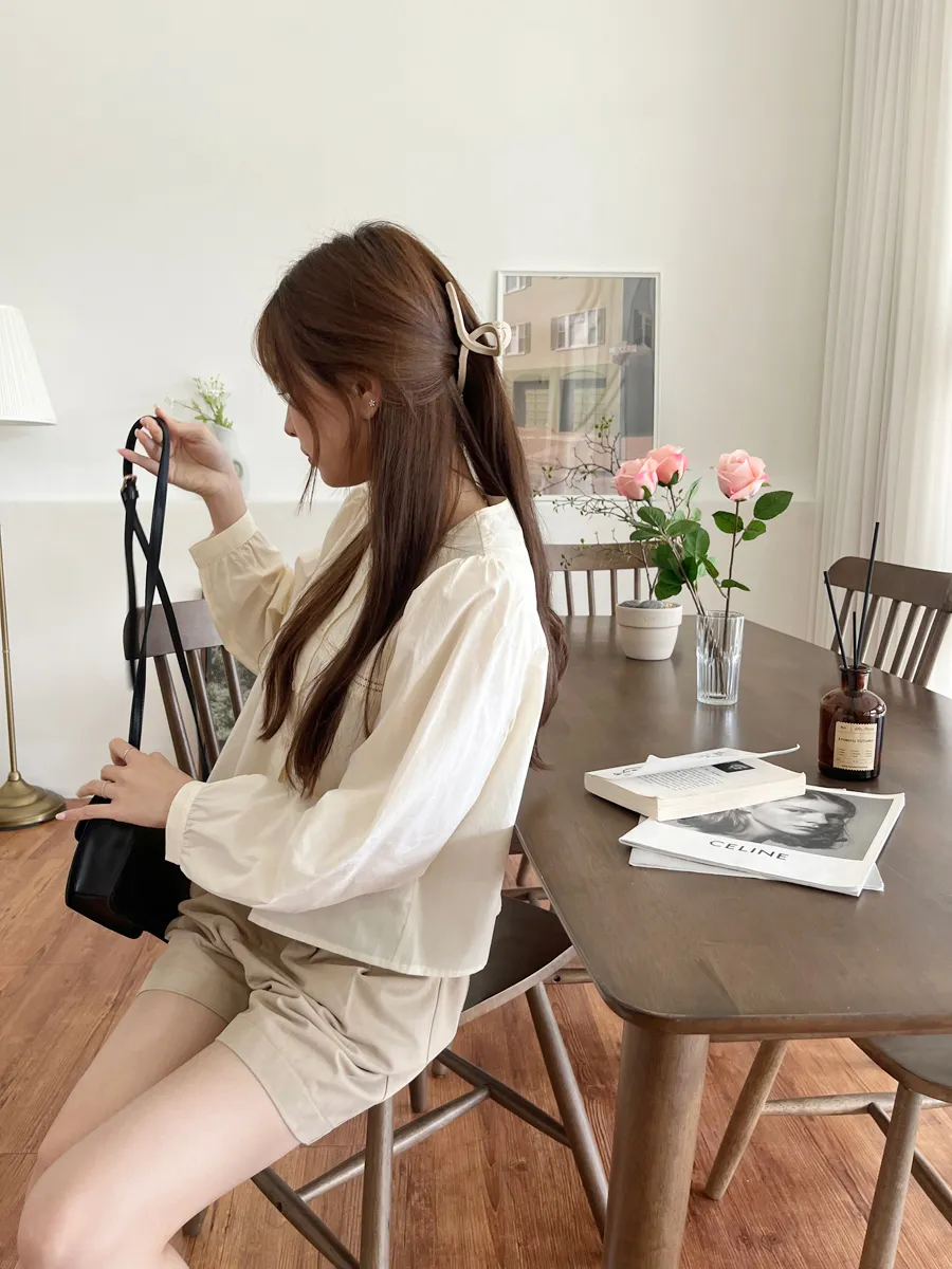 블라우스 모델 착용 이미지-S1L26