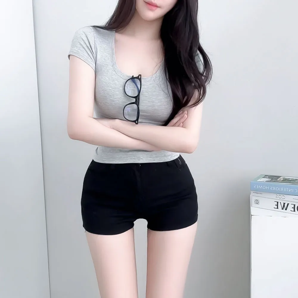 반팔 티셔츠 모델 착용 이미지-S1L131
