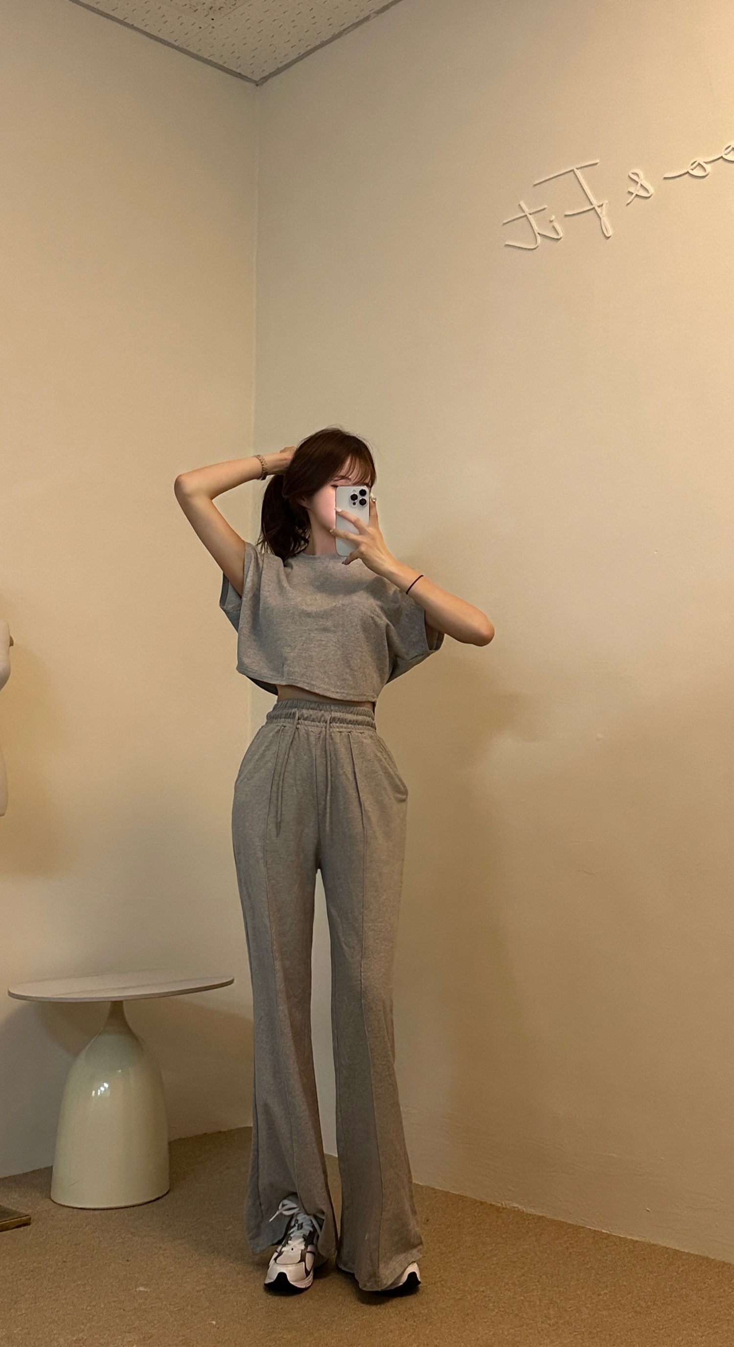 クロップド半袖Tシャツ&ラインフレアパンツSET | レディース