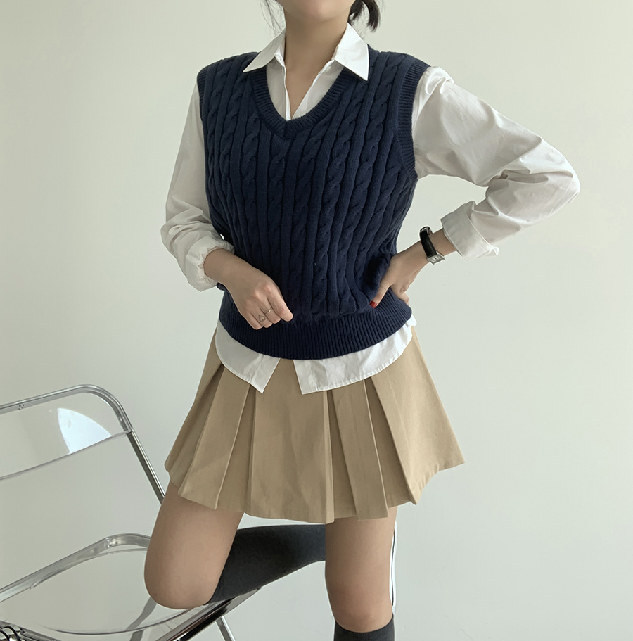 Vネッククロップドケーブルニットベスト | レディースファッション通販